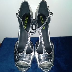 Paper fox silver platform heels